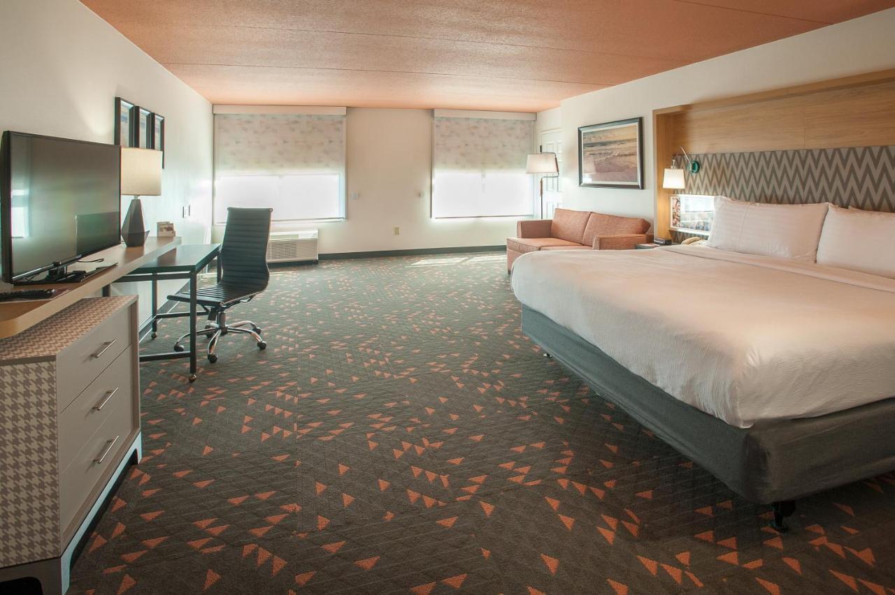 Holiday Inn Pensacola - University Area By Ihg Exterior photo