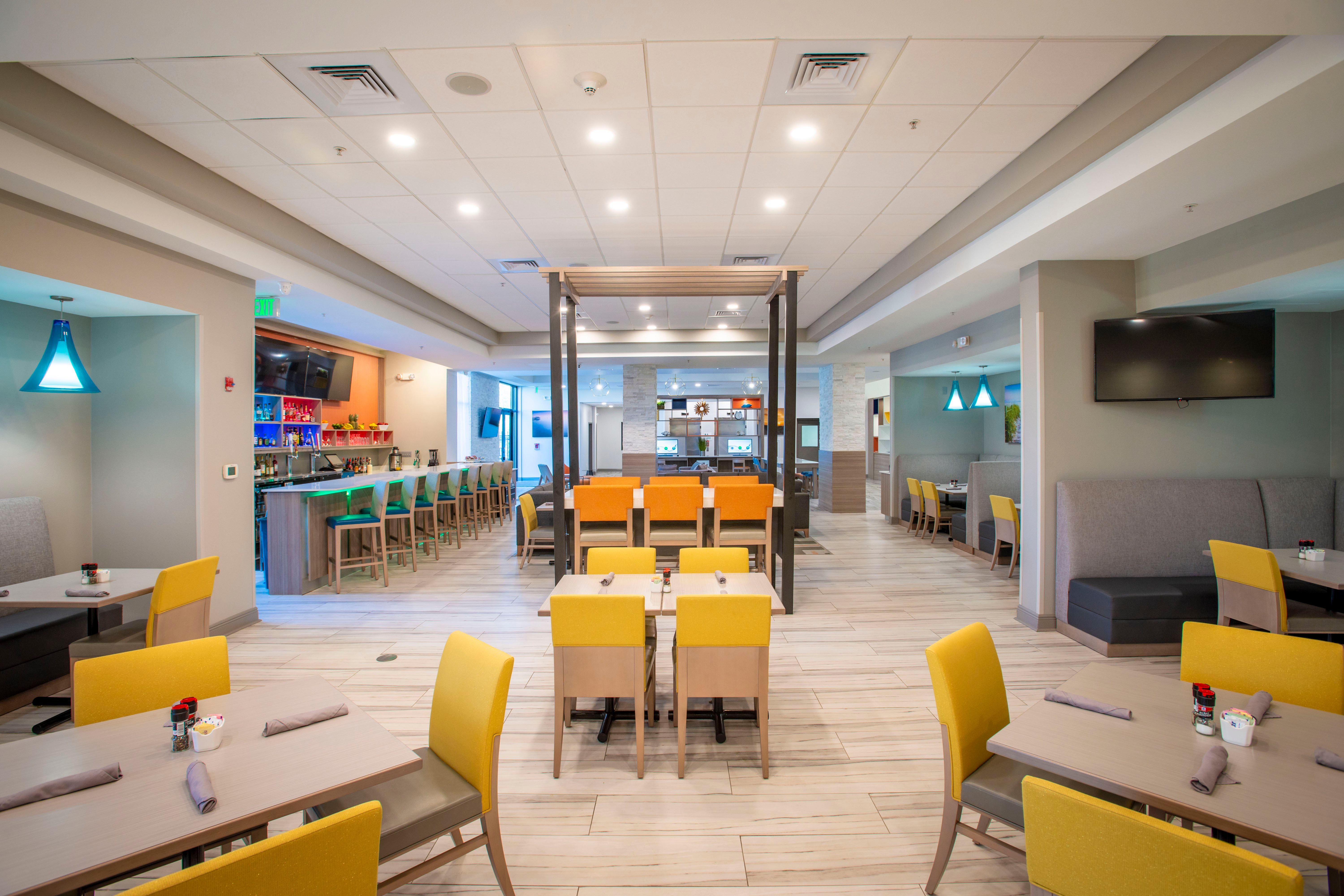 Holiday Inn Pensacola - University Area By Ihg Exterior photo