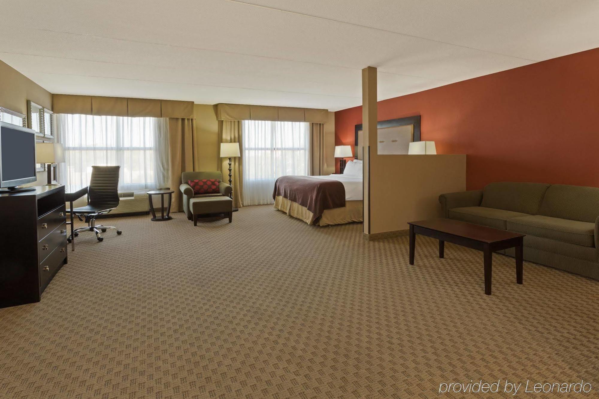 Holiday Inn Pensacola - University Area By Ihg Room photo